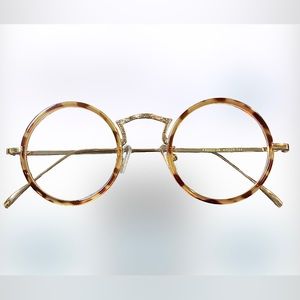 Trendy tortoise gold glasses